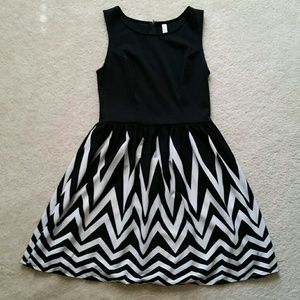 Chevron Fit & Flare Dress Size M